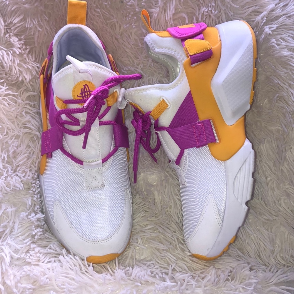 nike huarache sneakers FINAL SALE